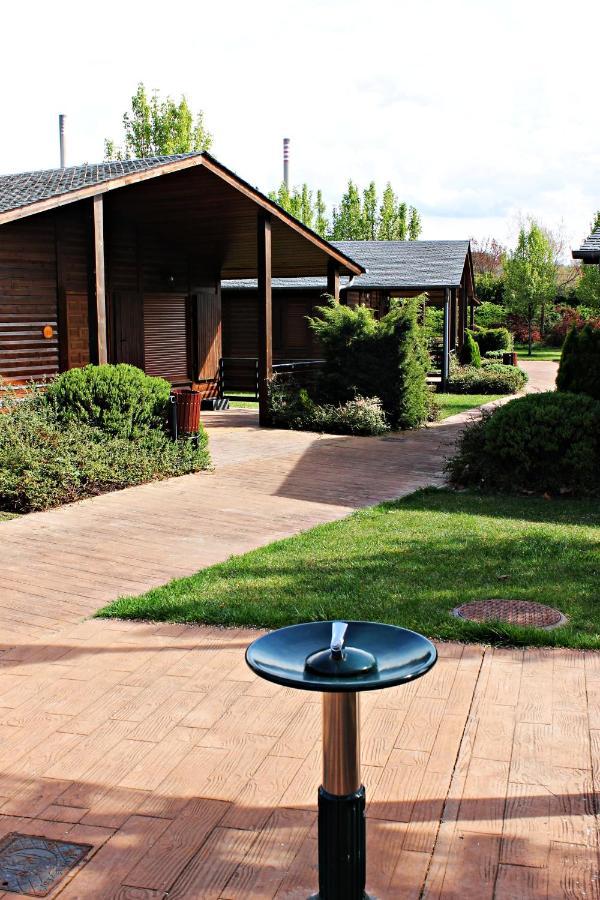 Cabañas de madera de alquiler completo en El Bierzo El Bosque de los Sueños Cubillos del Sil Exterior foto