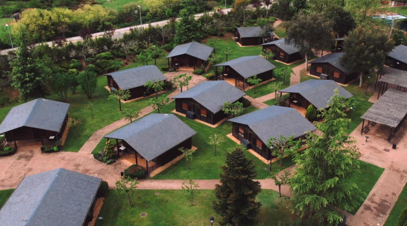 Cabañas de madera de alquiler completo en El Bierzo El Bosque de los Sueños Cubillos del Sil Exterior foto