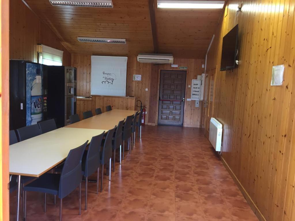 Cabañas de madera de alquiler completo en El Bierzo El Bosque de los Sueños Cubillos del Sil Exterior foto